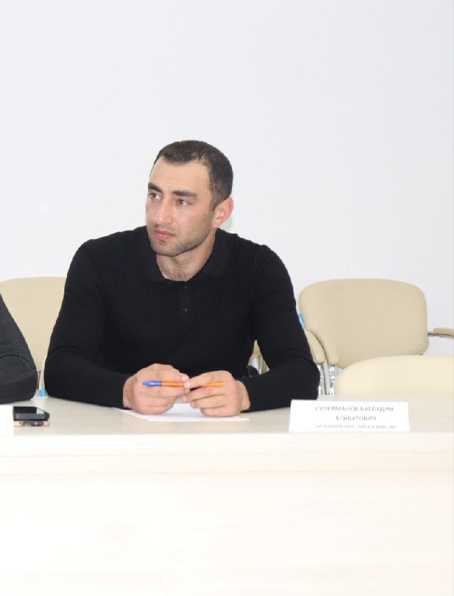 Гюльнезеров Вадир Зямединович.